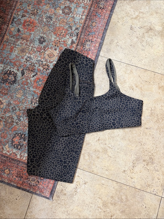 ALO Yoga Other - ALO Yoga Olive Green Leopard Print Seamless Bralette & Leggings Set